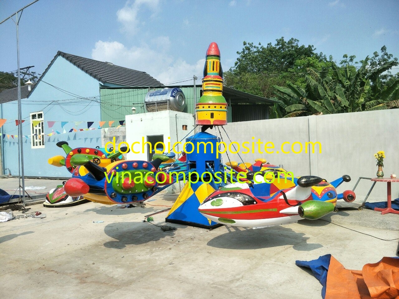 trò chơi đu quay đảo máy bay ngoài trời